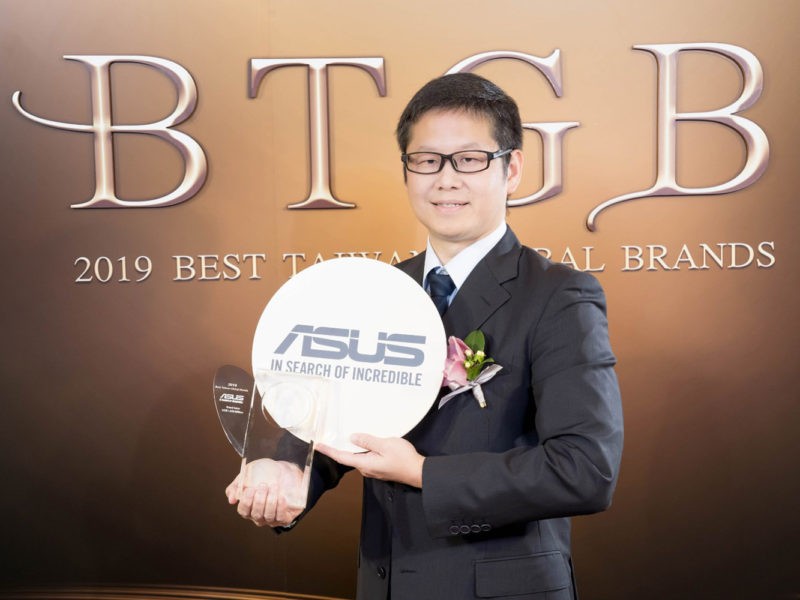 Nick Wu, ASUS CFO, primește premiul Best Taiwan Global Brands Award 2019