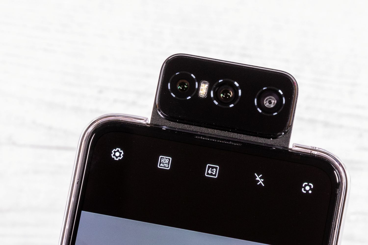 Sistemul foto Flip Camera pe telefonul ASUS ZenFone 7 PRO