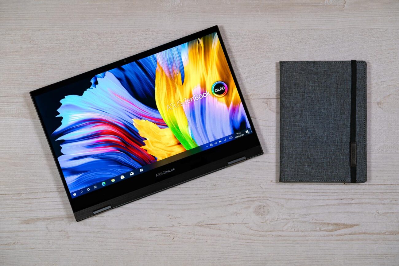ZenBook Flip 13 OLED UX363 în modul tabletă