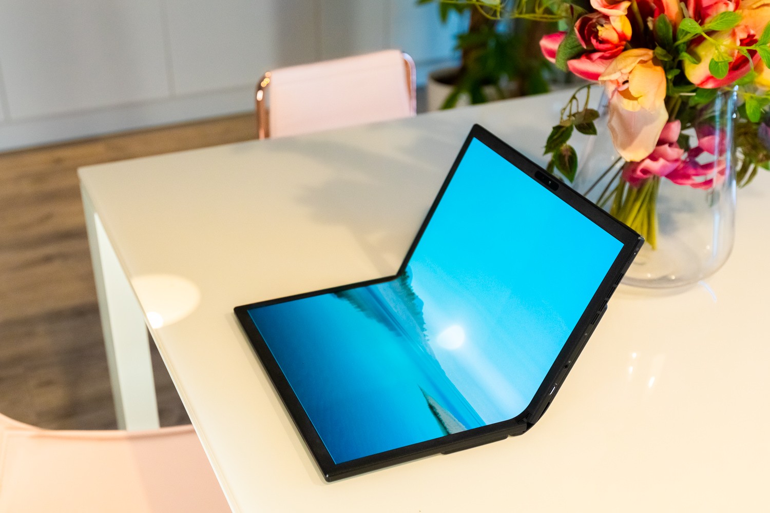 Zenbook 17 Fold OLED - un reper în cronologia și evoluția laptopurilor