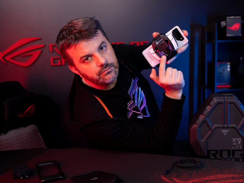 ROG Phone 7 Ultimate, prezentat de Ionut Paraschiv
