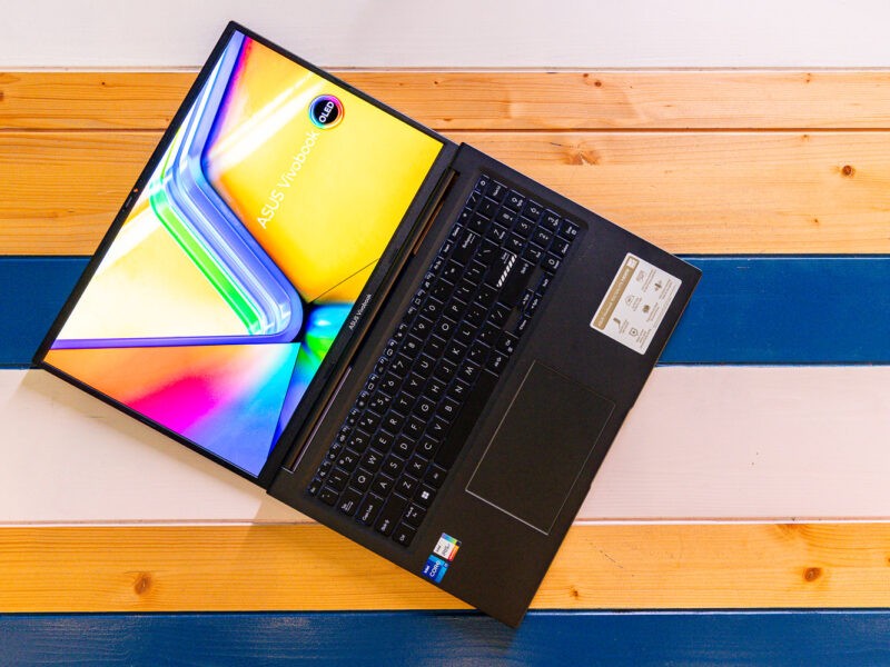 Laptopul ASUS Vivobook 16X OLED