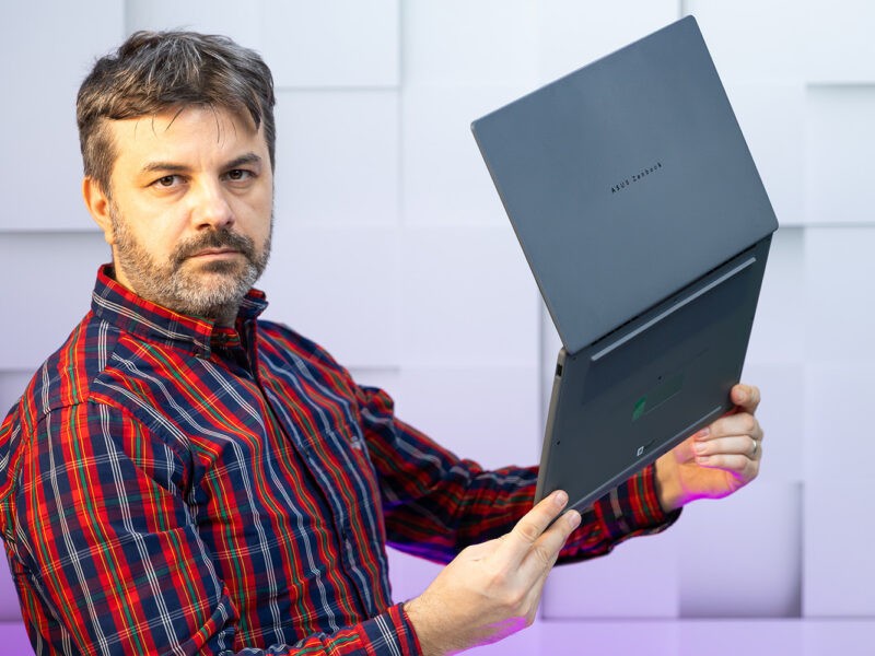 Prezentarea laptopului ASUS Zenbook A14 UX3407