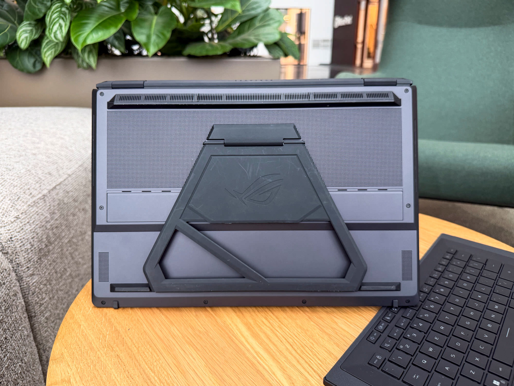 ROG Zephyrus Duo (2026) GX651